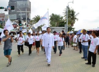 ‘Pattaya White’ anti-drug program kicks off 2nd year Mayor Itthiphol Kunplome leads the opening parade for this year’s ‘Pattaya White’ anti-drug program. This year’s slogan is “work hard, work fast and work creatively” and organizers have planned activities along those themes.