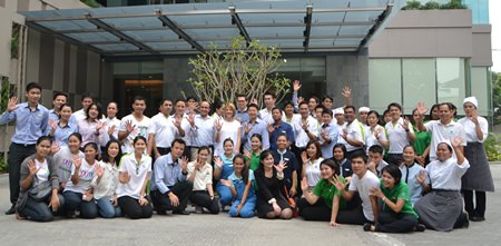 Management and staff of the Holiday Inn Pattaya celebrate the hotel’s 5th anniversary.