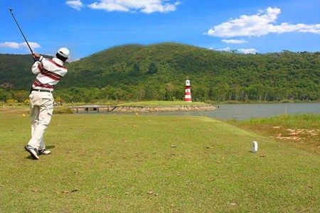 One of Pattaya’s iconic golfing sights: Plutaluang’s “Lighthouse Hole.”