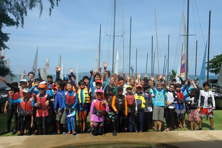 Junior sailors all smiles after Saturday’s team racing.