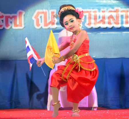 This Nong Noppamas contestant is very patriotic.