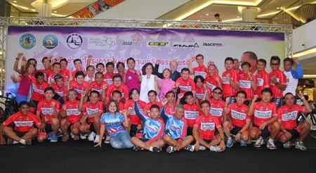 Thirty-five Pattaya cyclists will trek 800 kilometers to Loei Province Nov. 28 - Dec. 3 to celebrate HM the King’s 87th birthday.