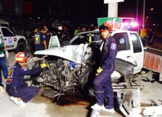 A 27-year-old man was killed when he crashed his Nissan into a light pole on East Pattaya’s railway road.