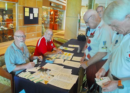 A busy signing-in desk at Khao Kheow.