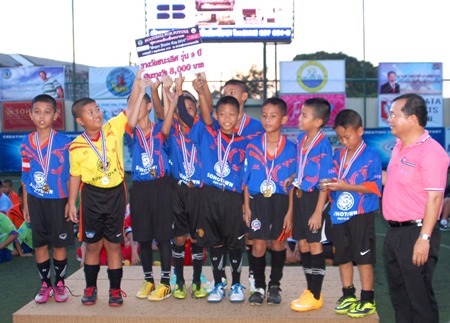 Darasamut School from Sriracha successfully defended their 9 year age group title.