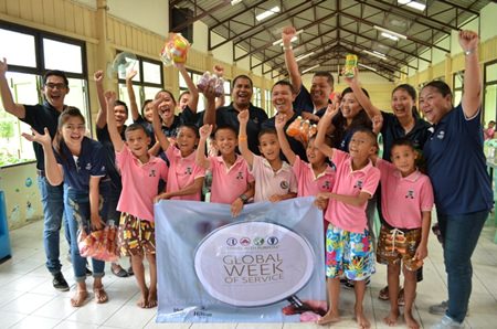More than 50 volunteers from Hilton Pattaya donate food and culinary equipment to the Banglamung Home for Boys.