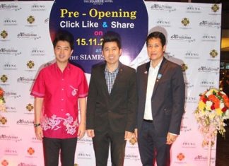(L-R) Poramet Ngampichet, former MP of Pak Palangchon Region 7, Chris Cherdsuriya, Managing Director of the Siamese Hotel, and Bangjong Bantoonprayuk, deputy host of Pattaya pose for a photo at the pre-opening ‘Click, Like & Share’ party held at the Siamese Hotel on Nov. 15.