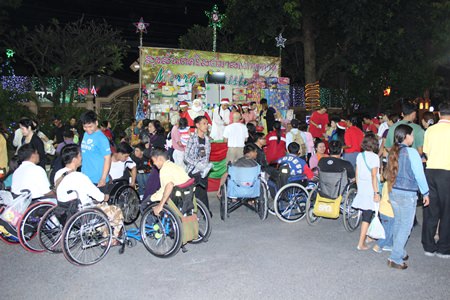 St. Nikolaus Church held a holiday fair, with lucky draws for prizes and musical performances from children, to raise money for maintenance of the chapel.