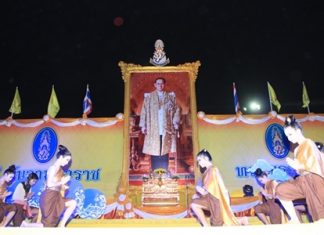 The Eastern Seaboard marked HM the King’s 87th birthday with jubilant celebration and a focus on the environment in events ranging from fireworks in Pattaya to planting coral in Sattahip. Shown here, Pattaya students perform a time honored traditional Thai dance paying homage to HM the King.