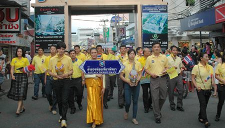 Pattaya Tourist Police lead the parade into Bali Hai.