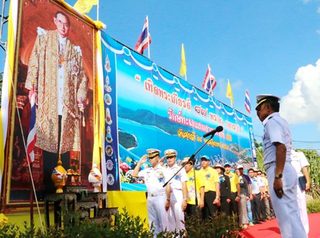 Rear Adm. Yuth Pijitchumhol, commander of Navy special combat forces, presides over the Royal Thai Navy’s 13th “Love Samae San Sea” activity to honor His Majesty on Father’s Day.