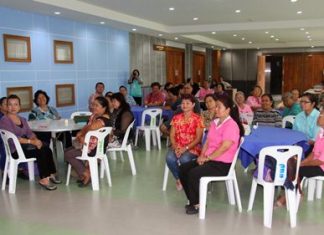 Nongprue senior citizens prepare to learn how to make artificial flowers at an occupational training session to help them boost their incomes.
