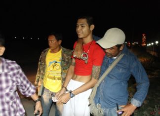 Drug user turned alleged dealer arrested in Sattahip Police arrest Vithaya Pinyoyong for allegedly dealing drugs.