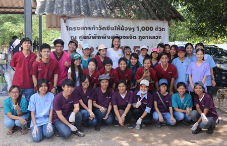 Chollada Mekratri poses with the veterinarian students from Chula University from Bangkok.