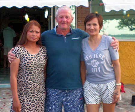 Saeng, Gerry and Thip - scramble winners at Navy.