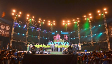 Mayor Itthiphol Kunplome thanks people who attended the celebration and wishes everybody a Happy New Year.