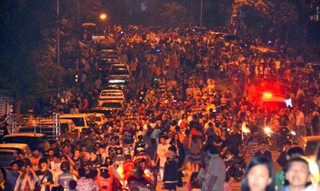 People swarmed down the hill for the show.