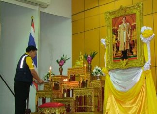Chonburi Deputy Governor Phawat Lertmukda begins the training by performing a religious ceremony.