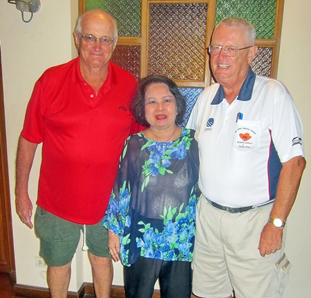 Reg Cochrane (left) and Dick Warberg (right) with Lek.