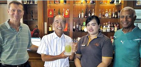Mashi Kaneta (centre left) with his Monthly Mug poses with Tom Cotton (left), Landis Brooks (right) and one of BJ Holiday Lodge’s finest.