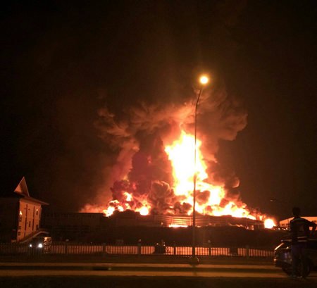 A massive fire damaged Linglong International Tyre Co. at Rayong’s Hemaraj Eastern Seaboard Industrial Estate, causing about 1.3 billion baht in losses for one of China’s largest tire exporters. About 100 fire trucks from Rayong and Chachoengsao battled the blaze for about four hours. 