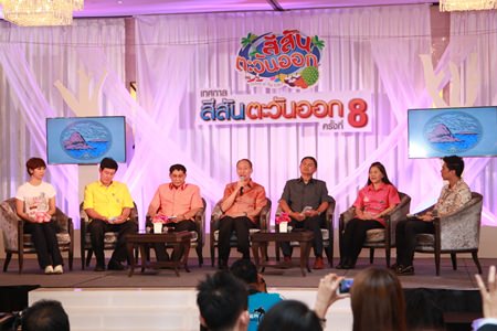 Chonburi Governor Khomsan Ekachai (center) announces this year’s Colors of the East festival will be held on Pattaya Beach Feb. 26-March 1.