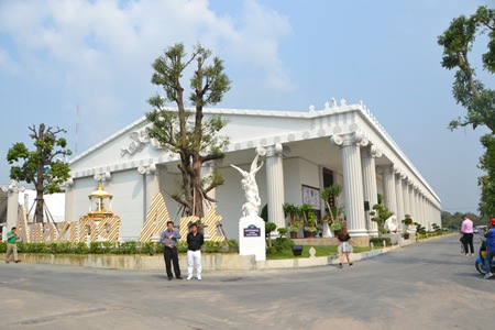 Pattaya’s first gallery offering “4-D art” - Amazing Art Gallery - has opened on Soi 4/1 off Third Road in North Pattaya.