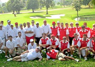World team rules Mulberry Ryder Cup for 2015 The two teams pose for a photo during the 2015 Mulberry Ryder Cup.