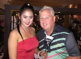 Pelle Petterson (right) returned with 43 points to win the A Flight.