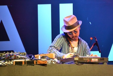 DJ Freestyle Seed mixed some retro music in his popular style.