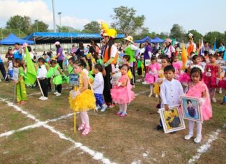 Khet Udomsak youngsters prepare for fun and games at the sub-district youth sports camp.