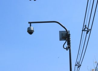 Surasak Jansomboon, head of Pattaya’s Strategic Planning Office, told the PBTA that 1,275 of the 1,470 CCTV cameras actually work, strongly disputing police claims that 99% of the cameras aren’t operable.