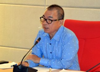 Pattaya City Manager Wuttipol Charoenpol presides over a meeting to prepare for the Songkran and Rice festivals.