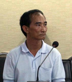 This man, identified only as Pongsawat, allegedly tried to frame a drugs possession charge on a 25-year-old journalist.