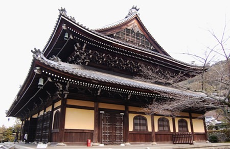 John Lynham showed this photo he took of the Nanzen-ji temple in Kyoto, Japan, during his recent trip. Wikipedia mentions that one historical nickname for Kyoto is the City of Ten Thousand Shrines.