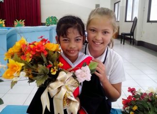 On her first Temple 2 Temple challenge in October 2013, when she cycled 459km from Ayutthaya to Angkor Wat in Cambodia, Poppy (right) raised B250,000 for a young deaf girl (left) at the Sotpattana School for the Deaf.
