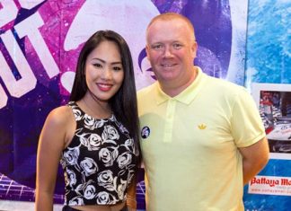 Pattaya Soul Club co-founder Earl Brown (right) poses with Care from Papaya Mush TV.