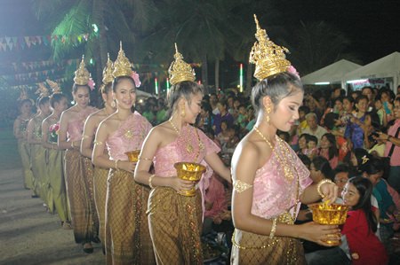 Angels from above give out gifts from the spirits.