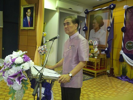 Dr. Suphan Srithamma, director general of the Department of Medical Services.