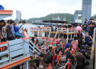 Ferries to Koh Larn were doing brisk business over the long Songkran week.