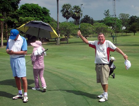 Eddy Beilby celebrates on the last hole at Bangpra.