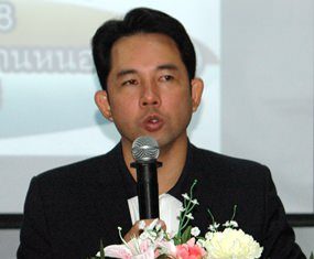 Itthiphol Kunplome, Mayor of Pattaya and President of the Windsurfing Association of Thailand, talks during the March 27 meeting.