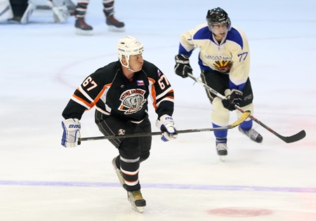 Flying Farang Vladimír Procházka in action against Pandoo Nation. (Photo/Tadamasa Nagayama)
