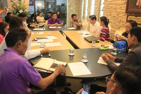 Deputy Mayor Verawat Khakhay (back, center) leads an organizing meeting for the upcoming National Bike Thailand Pattaya 2015 ride June 14.