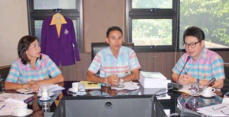 (L to R) City Council subcommittee member Pensri Charoter, Pattaya Cultural Council Chairman Mana Yaprakhum, and City Councilor Rattanachai Sutidechanai announce a photo contest will be held to document Pattaya’s history.