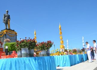 Vice Admiral Poolsak Uboltepchai, Director General of the Naval Communications and Information Technology Department of the Royal Thai Navy (right), leads ceremonies atop Pratamnak Hill on Abhakara Day.