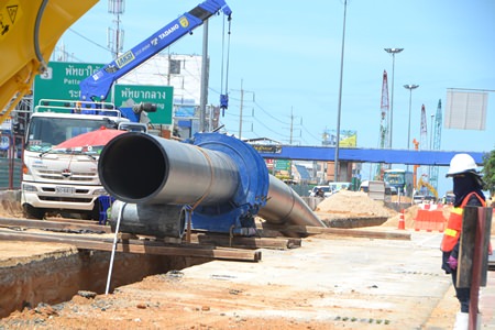 Detours will be created along a vital stretch of Sukhumvit Road to allow contractors to lay drainage pipes needed for the Central Road bypass tunnel, making already bad traffic worse.
