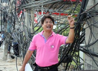 PEA technical officer Panya Boonsamer says that shoddy work by technicians from cable-television and Internet suppliers is to blame for the tangled mess of wires seen around town.