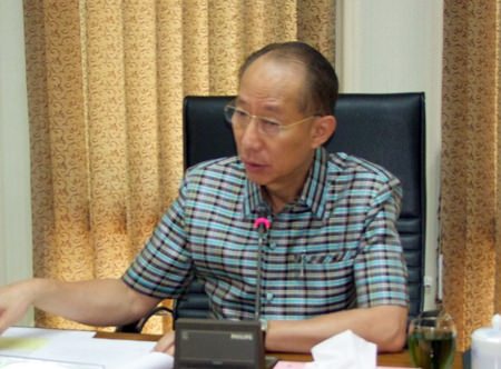 Chonburi Khomsan Ekachai has warned small lottery vendors against jacking up ticket prices or face stiff fines or even jail.