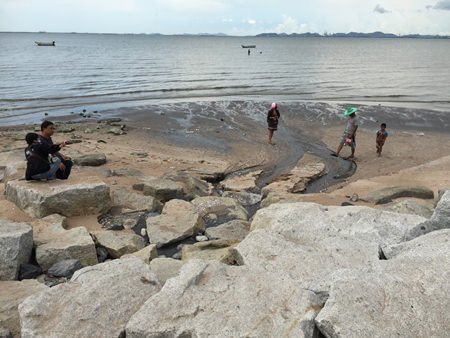 Naklua residents are demanding that Pattaya address a long-running problem of raw sewage flowing into the sea at the north end of town.